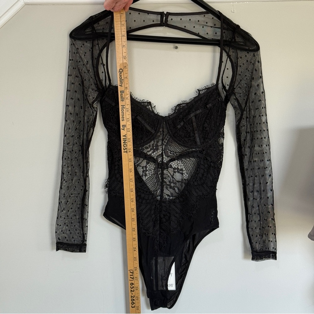 Bardot Farrah Lace Bodysuit in Black Size Medium NEW with Tags - Picture 16 of 16